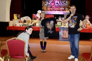 Prezentacja koszulki do licytacji