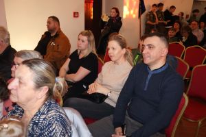 Publiczność oklaskuje laureatów (2)