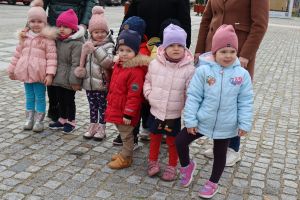 Widok grupy dzieci (10)
