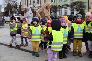 Widok grupy dzieci (3)