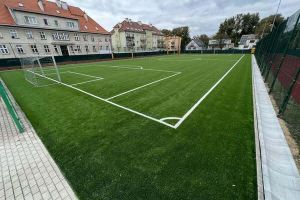 widok boiska po modernzacji (2)