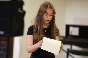Uczestniczka konkursu podczas pezentacji (7)