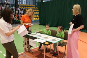 Jury ocenia prace konkursowe (2)