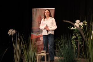 Uczestniczka festiwalu podczas występu (5)