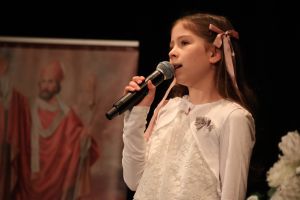 Uczestniczka festiwalu podczas występu (14)