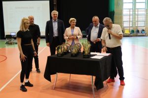 Przygotowania do dekoracji zwycieżców