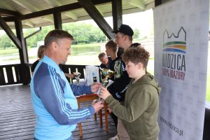 Laureaci odbierają trofea