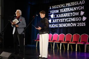 kobieta i meżczyzna na scenie