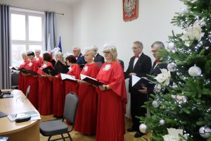 Występ zespołu wokalnego Retro podczas Sesji Rady Miejskiej w Nidzicy