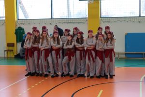 tancerki pozuja do zdjęcia (2)