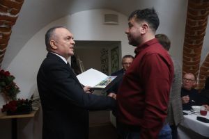 Burmistrz Nidzicy składa zyczenia Sołtysowi