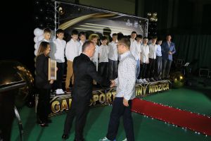 Laureaci czekają na statuetki (2)