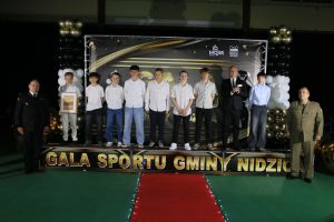 Laureaci pozują do zdjęcia (18)