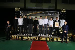 Laureaci pozują do zdjęcia (21)