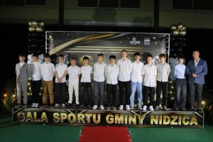 Laureaci pozują do zdjęcia (22)