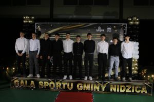 Laureaci pozują do zdjęcia (24)