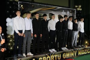 Laureaci pozują do zdjęcia (25)