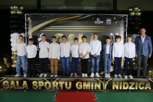 Laureaci pozują do zdjęcia (27)