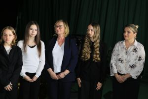 Laureaci pozują do zdjęcia (31)