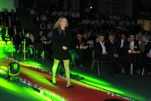 Laureatka w świetle jupiterów