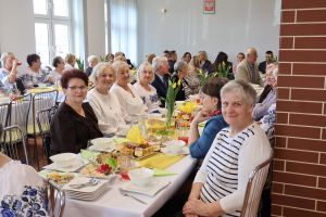 Emeryci pozują do zdjęcia (2)