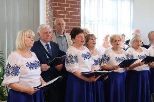 Emeryci śpiewają (2)