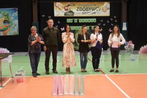 Organizatorzy konkursu pozują do zdjęcia