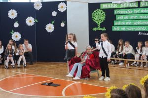 Troje dzieci śpiewa (2)